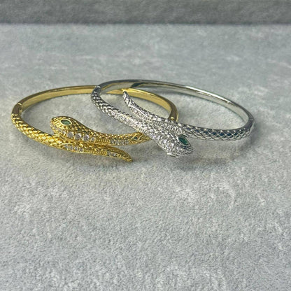 *Bangle ❤️‍🔥*
good quality 💯
With black boxes 📦 
20 dhs💓
With normal boxes 🗃️ 
And paper bag🛍️
30 dhs💓

Zain216
♥️♥️♥️