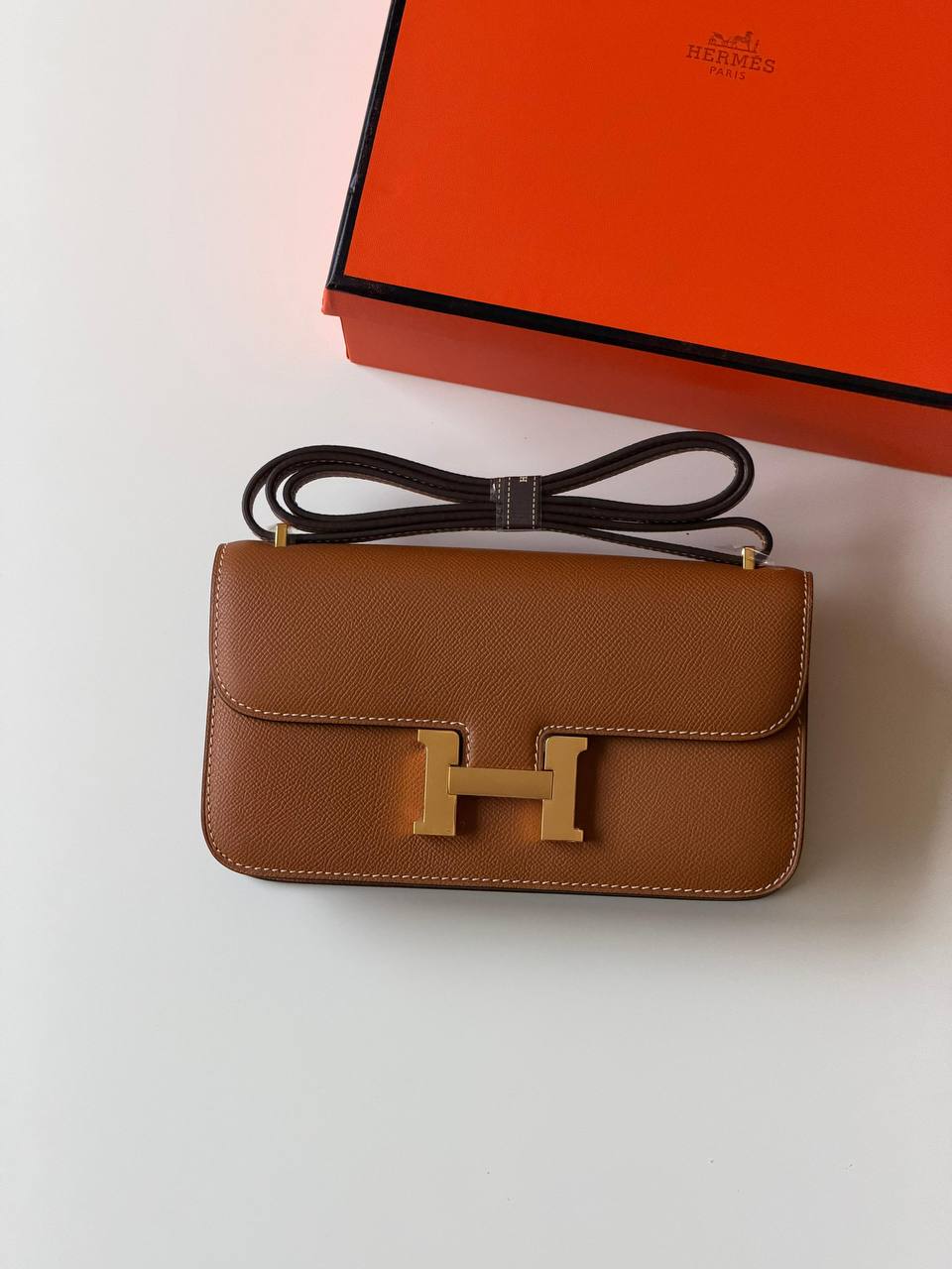 Hermes
constance 23cm 
super Master quality ✅with box📦
480 dhs✅

Zain51
♥️♥️♥️