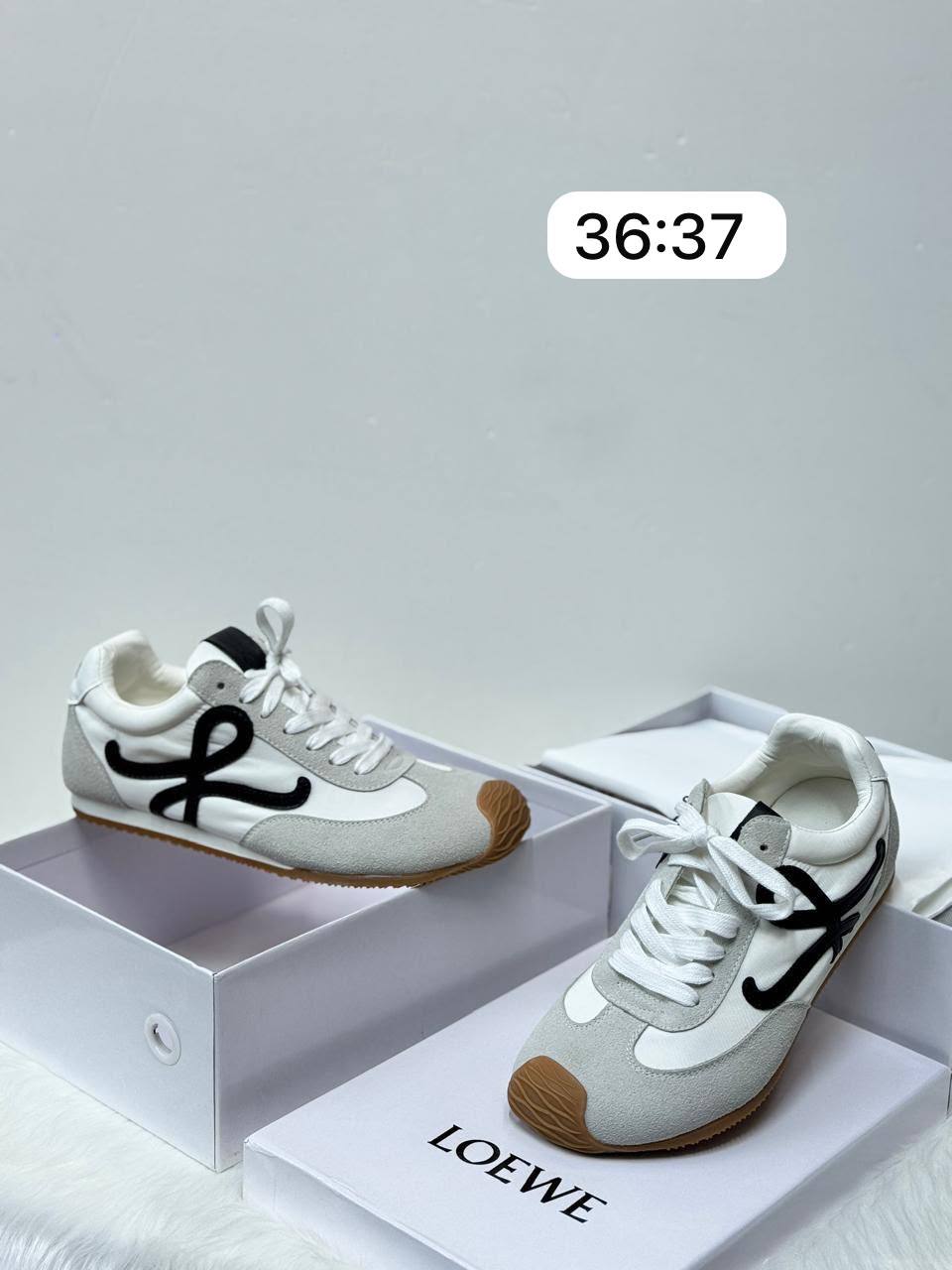 LOEWE SHOES
90 dhs🇦🇪🇦🇪

 SIZES MENTION ON PICTURE

Zain21
♥️♥️♥️