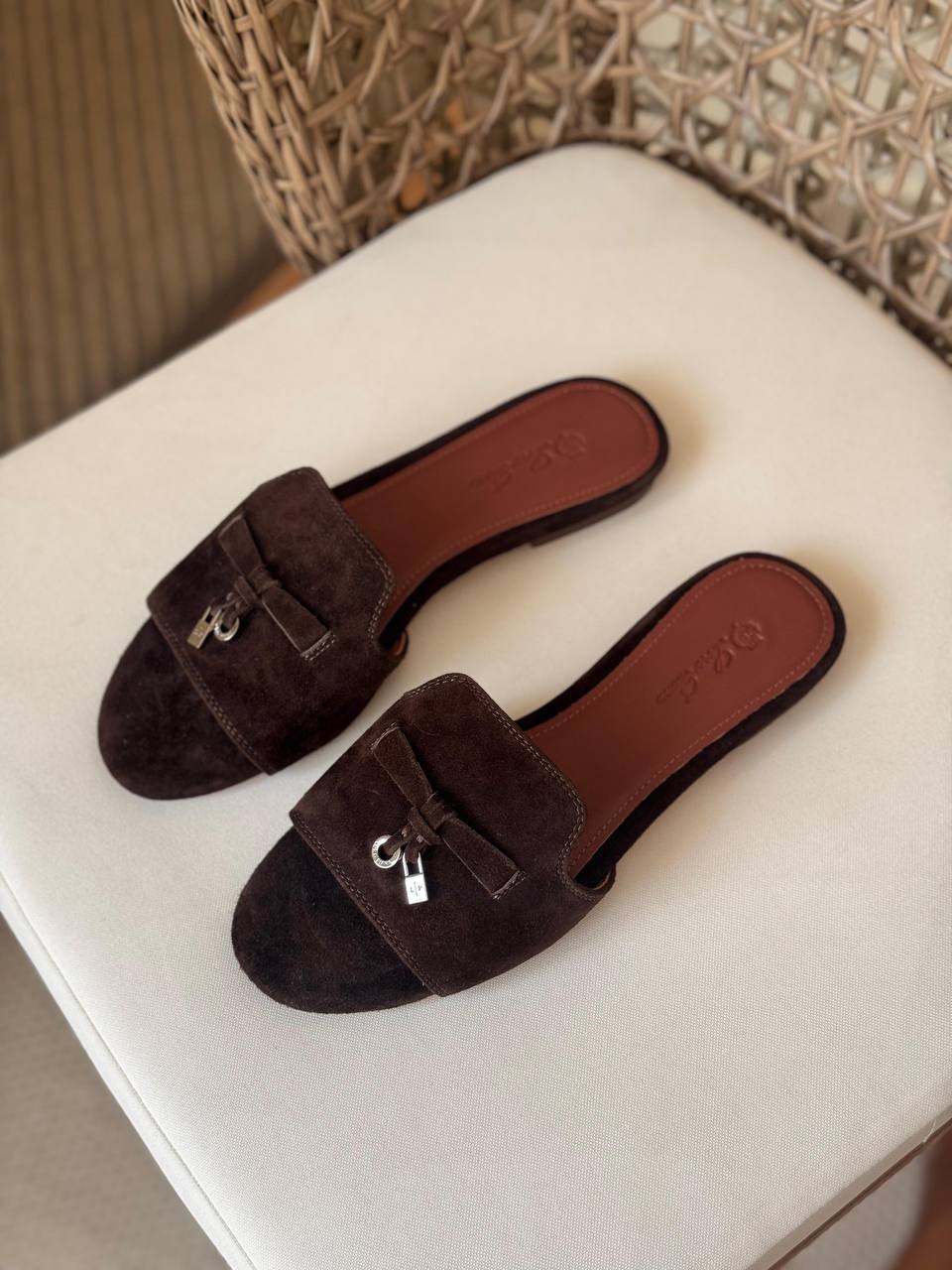 LORO PIANA 🩵
Size: 36 to 41
Super master quality
450 dhs✅

Zain198
♥️♥️♥️