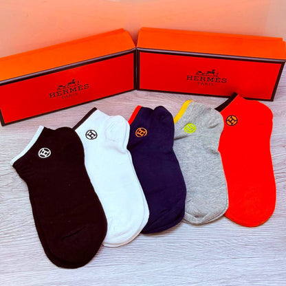 NEW CAME
SOCKS 
GOOD QUALITY 
40 dhs✅
(IN ONE BOX 5 PAIRS)

Zain40
♥️♥️♥️