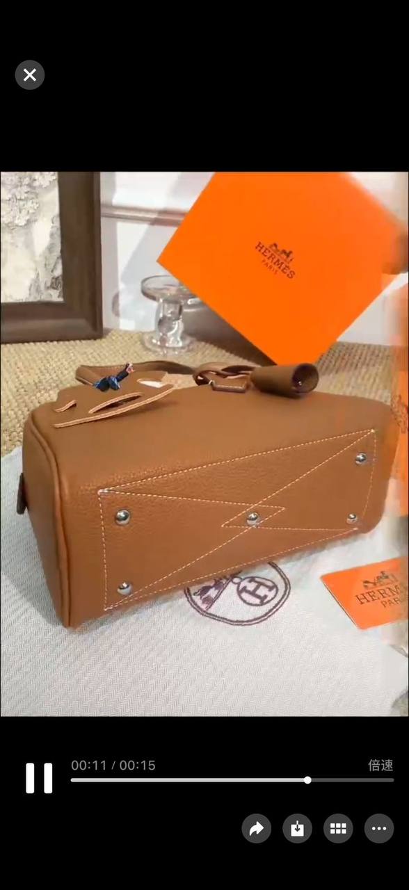 Hermes

with box
🎁🎁🎁

105 dhs🪙

Zain143
♥️♥️♥️