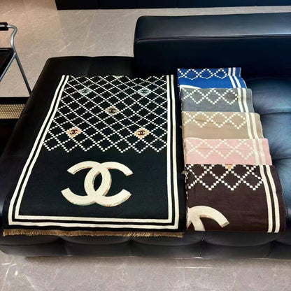 Scarf
 ❤️❤️high quality
Witbbox  👑🧣
60 dhs🪙🖤

Zain04
♥️♥️♥️