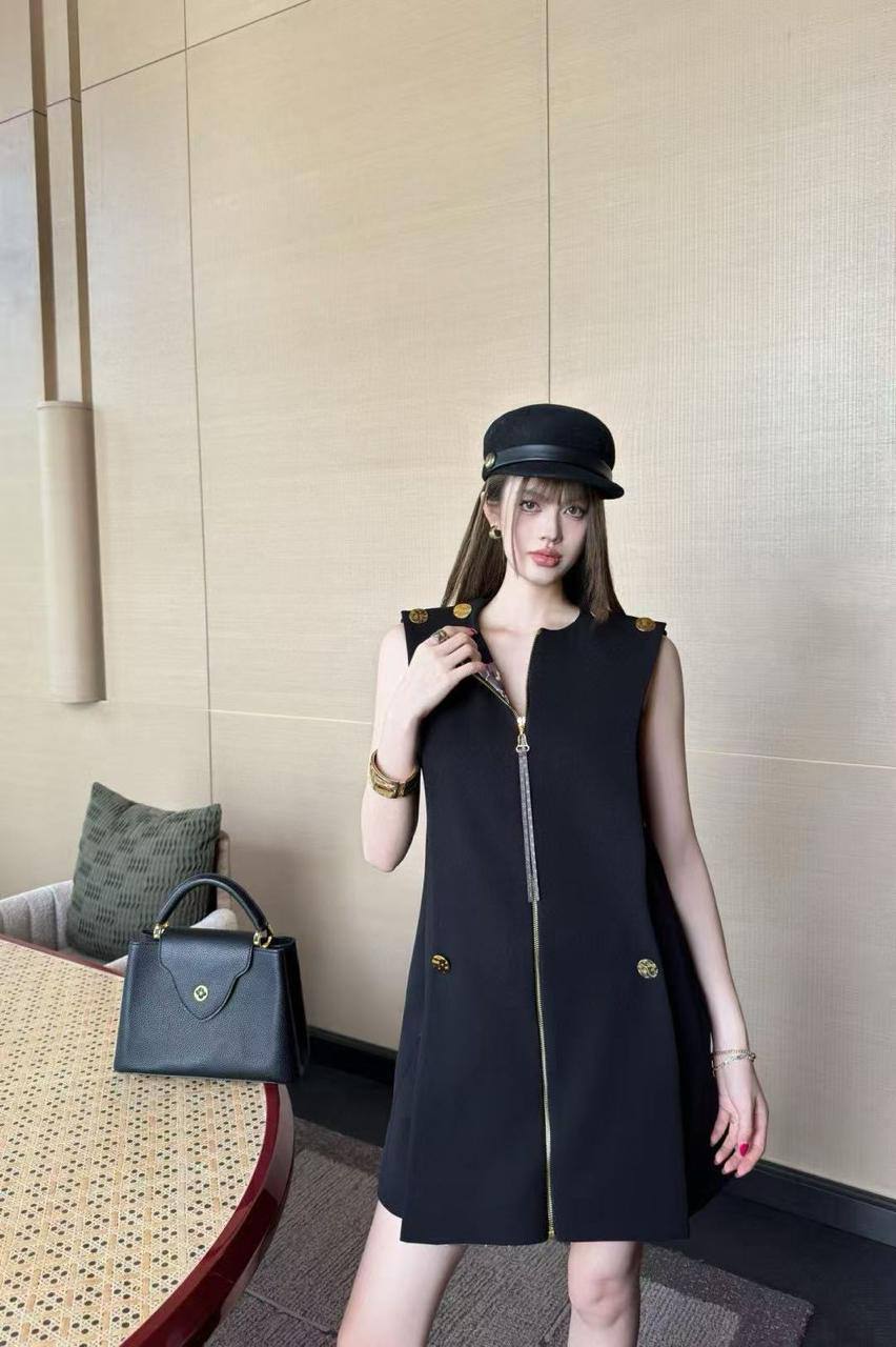 *New collections     
190 dhs🪙
*good  quality  
*Sizes:S M L * 
*AVAILABLE NOW*🥰🛍️🛍️

Zain231
♥️♥️♥️