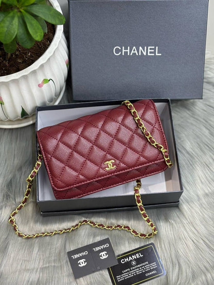 CHANEL 
SIZE  ……… 19CM 🥰
85 dhs🪙🌨️

with BOX🌷
🎁🎁🎁

Zain244
♥️♥️♥️