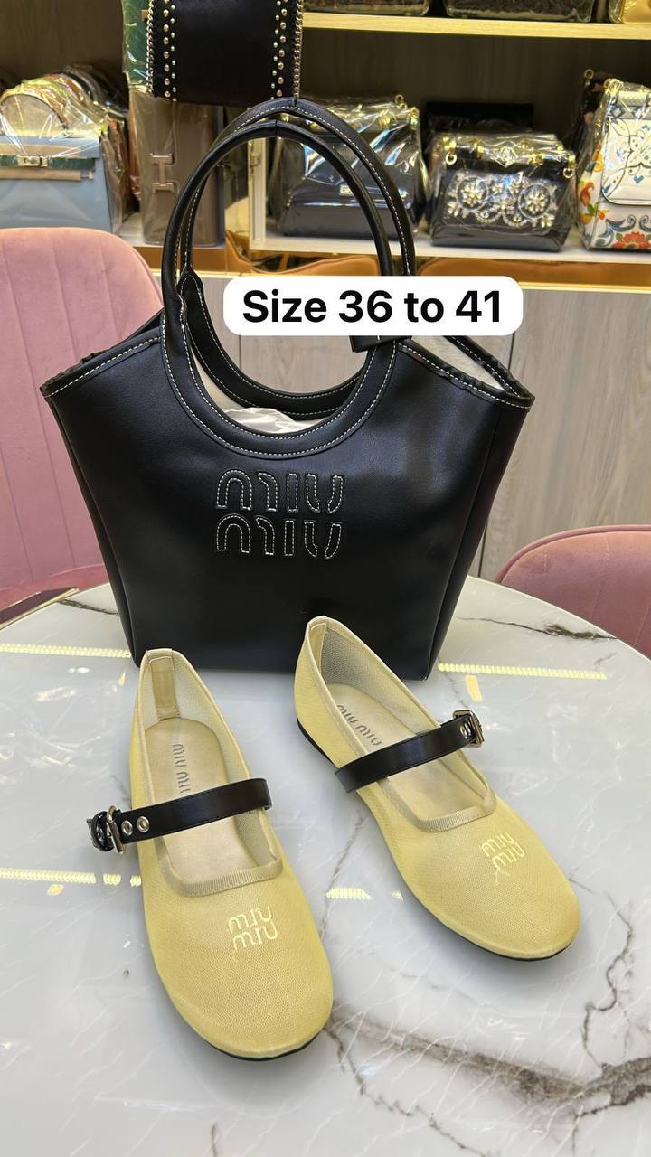 Miu Miu
Shoes only
Size 36 to 41

120 dhs🪙🌨️

Zain103
♥️♥️♥️