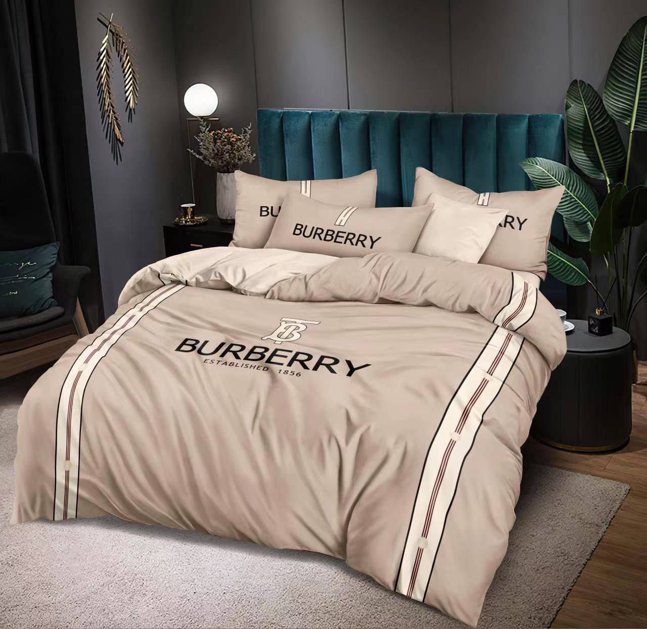 Master 🇫🇷🇫🇷🇫🇷
Give you best life 💥💥
Bedsheets set 
King size cover 6pcs set 
1 duvet cover 
1 fitted sheets 
4 pillowcases 
6pcs set
With paper bag 💼 
120 dhs🪙💕

Zain99
♥️♥️♥️