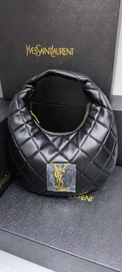 YSL
with box
🎁🎁🎁

95 dhs✅

Zain203
♥️♥️♥️