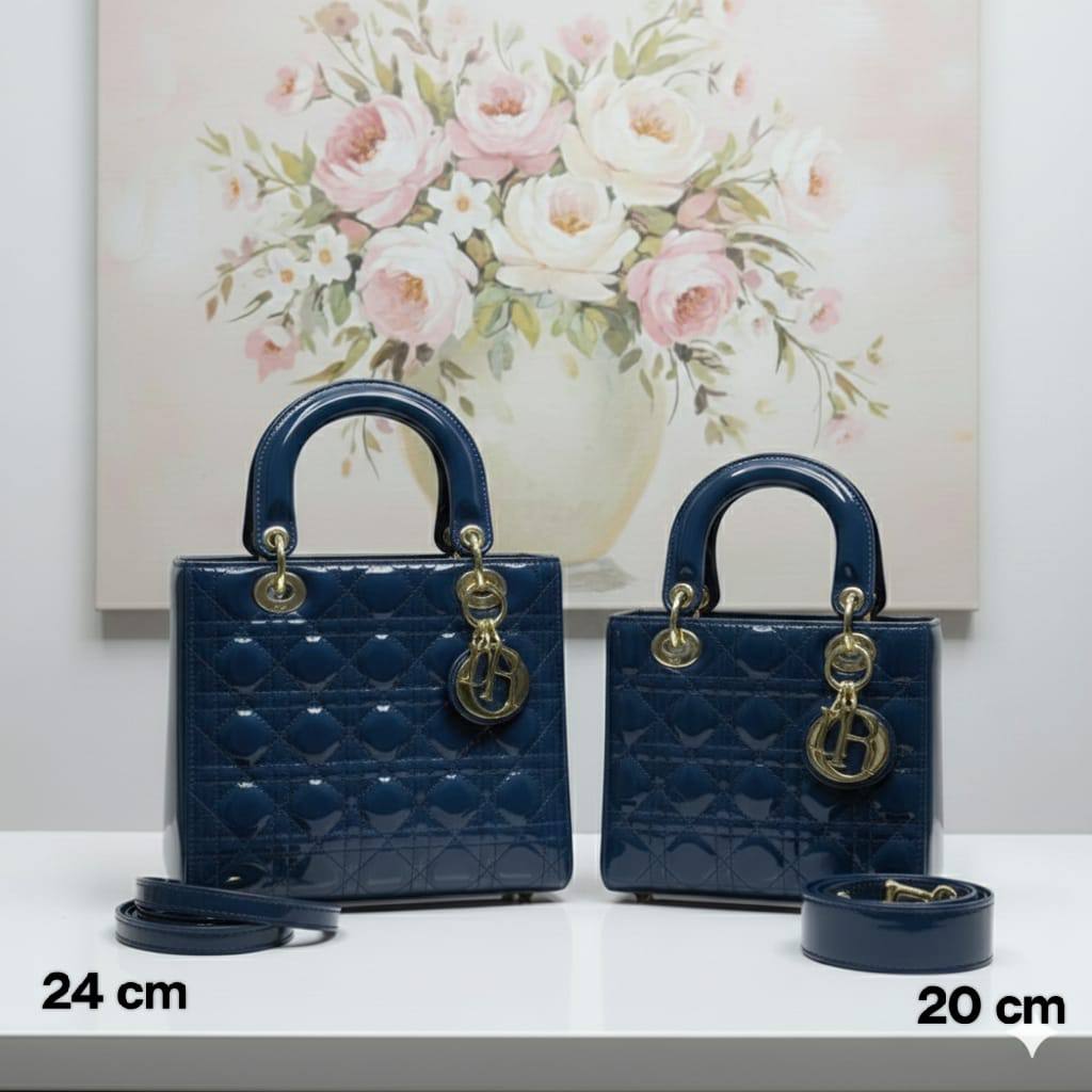 CHRISTIAN LADY DIOR
ɢʟᴏssʏ ᴍᴀᴛᴇʀɪᴀʟ
ɢᴏʟᴅ ʜᴀʀᴅᴡᴀʀᴇ
ᴡɪᴛʜ ᴡᴇʙ ʟᴏɴɢ sᴛʀᴀᴘ
ᴡɪᴛʜ BOX
🎁🎁🎁
 *sɪᴢᴇ: 24 cm = Pʀɪᴄᴇ 110 ᴅʜs* 
  
 *sɪᴢᴇ: 20 ᴄm = Pʀɪᴄᴇ 100 ᴅʜs* 

Zain31
♥️♥️♥️