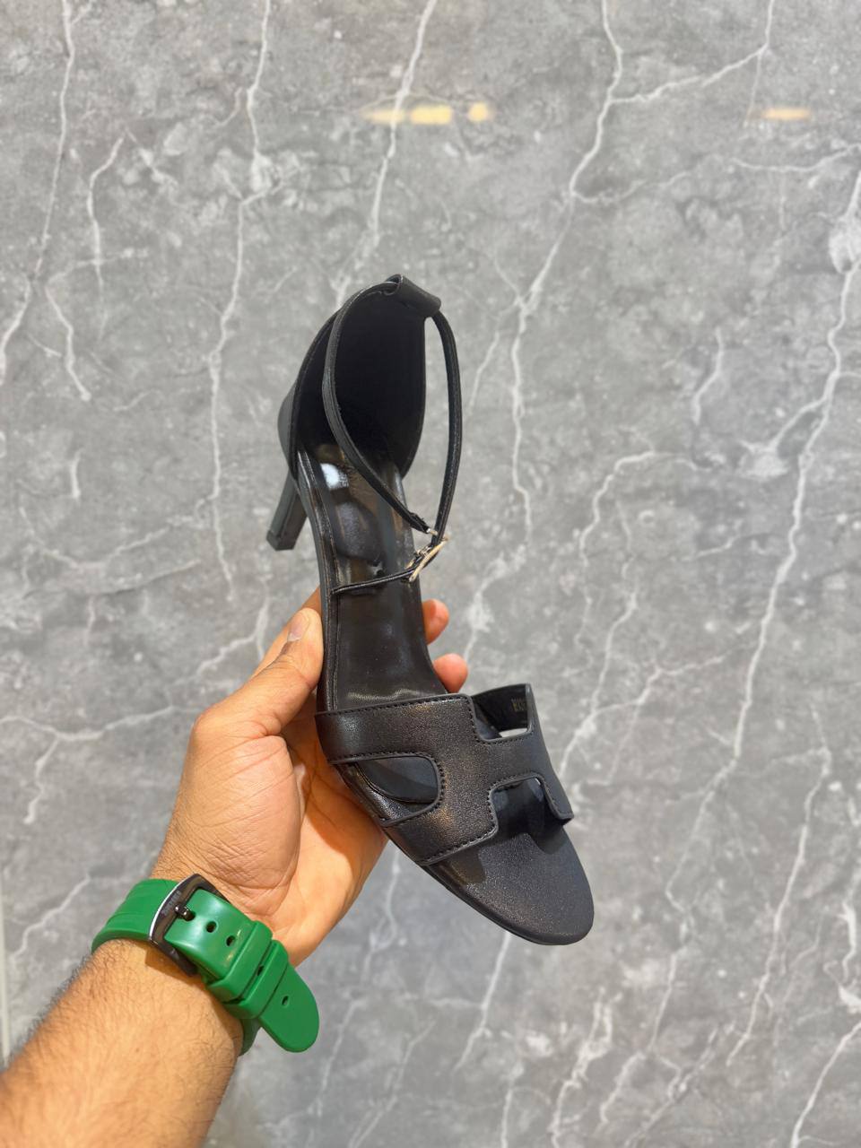 Hermes 
Size 36 to 41
110 dhs🪙💚

Zain21
♥️♥️♥️