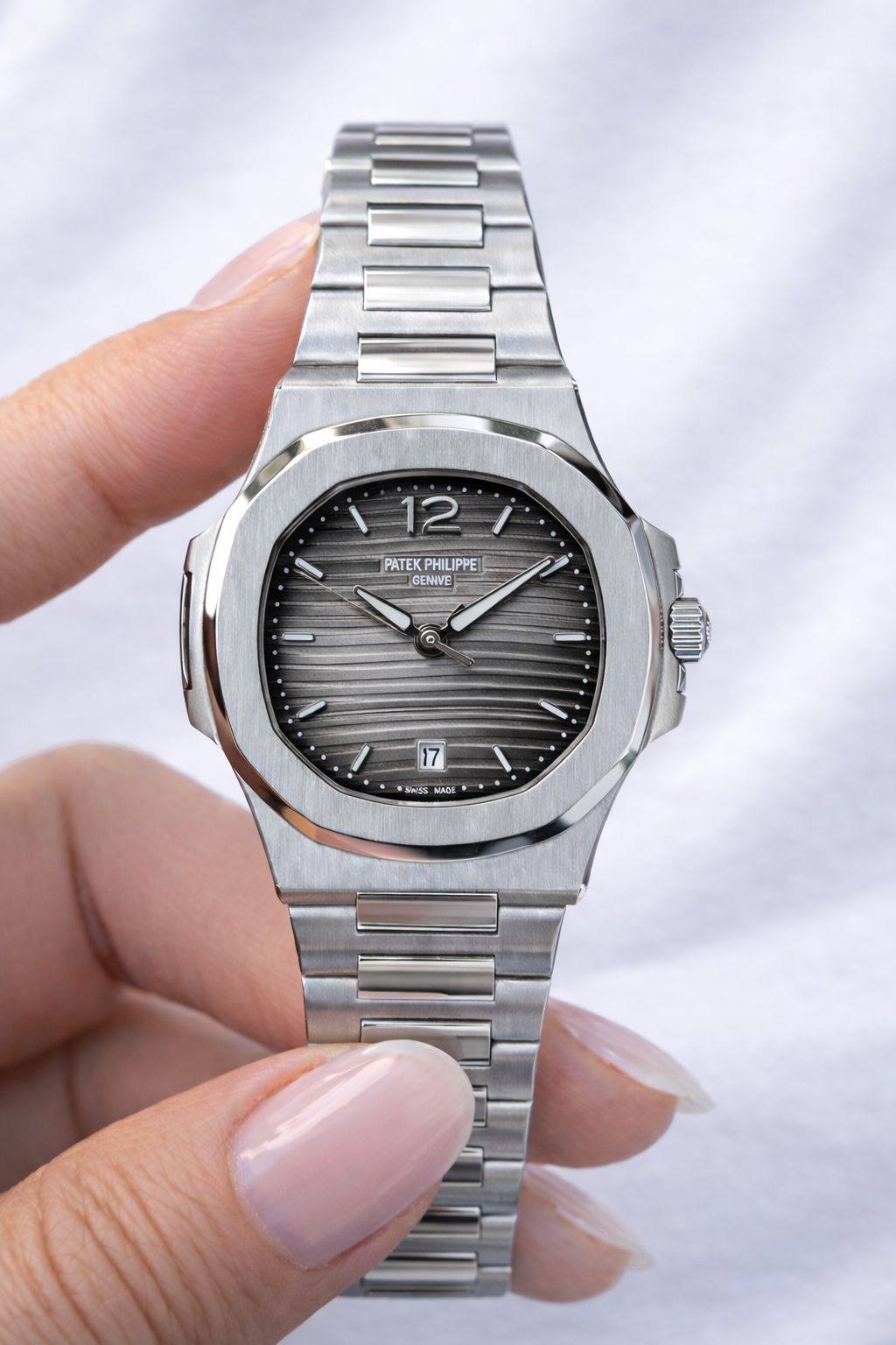 Patek Philippe 
watch for ladies good quality 
260 dhs❣️

Zain59
♥️♥️♥️