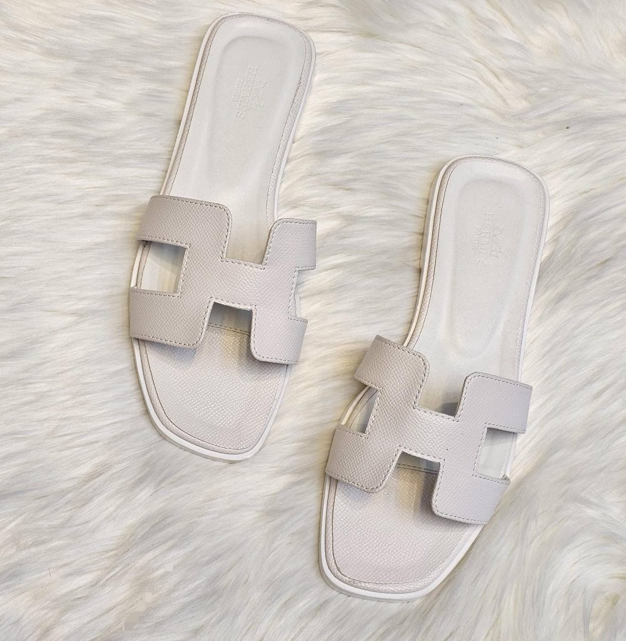 HERMES 
☘️ *SIZE  36  to 41 ☘️                                                                                                       
180 dhs✅

Zain224
♥️♥️♥️