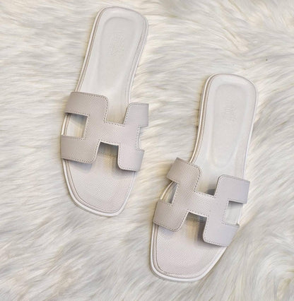 HERMES 
☘️ *SIZE  36  to 41 ☘️                                                                                                       
180 dhs✅

Zain224
♥️♥️♥️