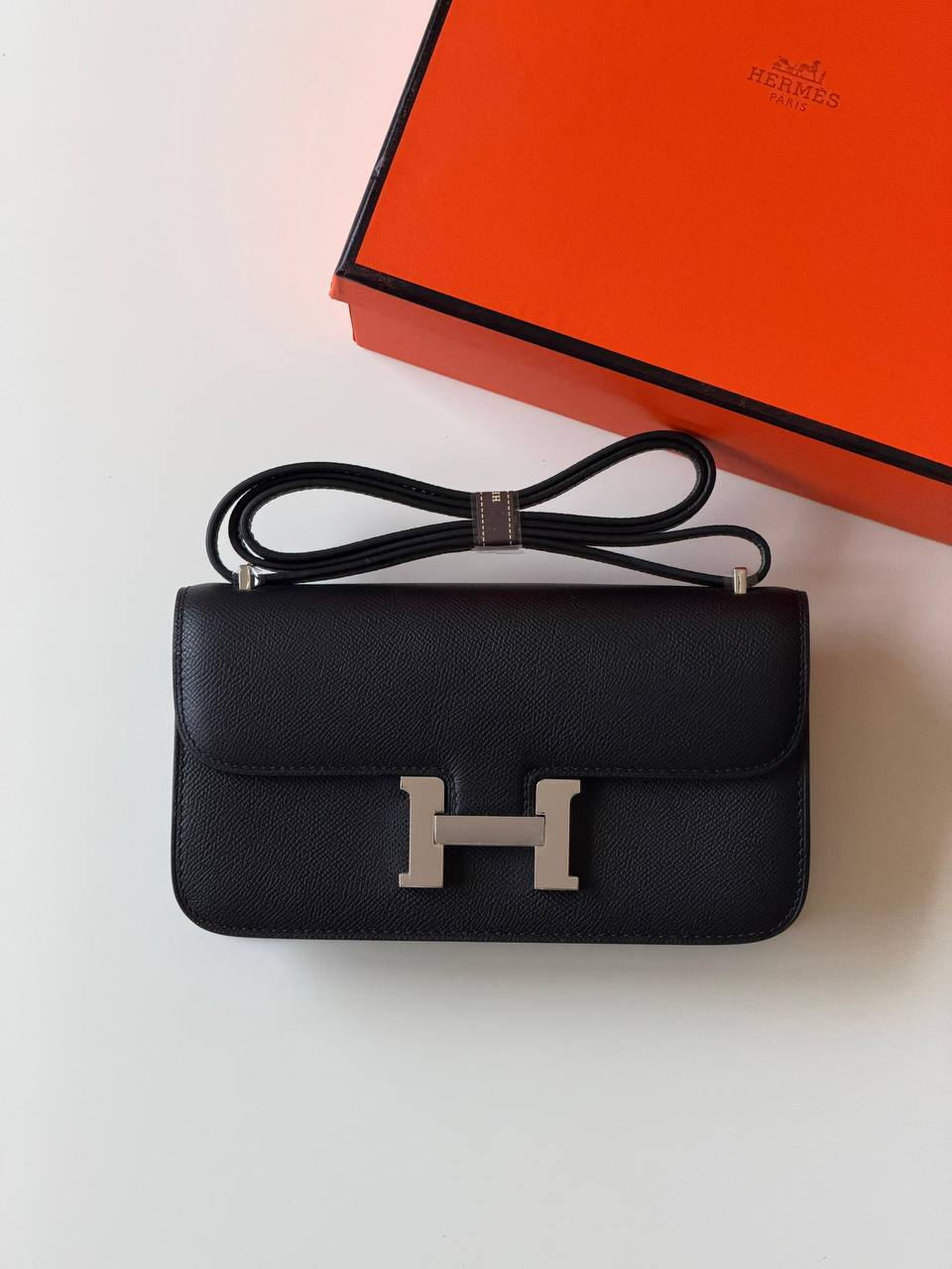 Hermes
constance 23cm 
super Master quality ✅with box📦
480 dhs✅

Zain51
♥️♥️♥️