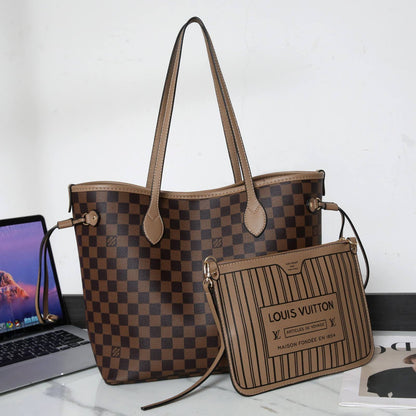LV
best quality 

with box

115 dhs🇦🇪🇦🇪
size 42CM

Zain290
♥️♥️♥️