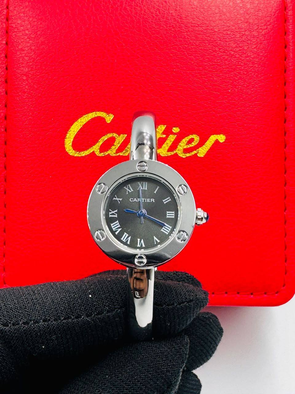 Cartier ladies 
offer price 
45 dhs💓

Zain08
♥️♥️♥️