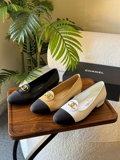 CHANEL 
SuperMaster Quality 💯
490 dhs👑
Size: 36-41💥

Zain171
♥️♥️♥️