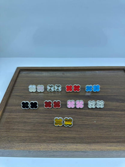 VCA Stainless steel ❤️‍🔥*
Earring ❣️
Non tarnish💯
With black boxes 📦 
20 dhs🪙💚
With normal boxes 📦 
And paper bag🛍️
30 dhs🪙💚

Zain216
♥️♥️♥️