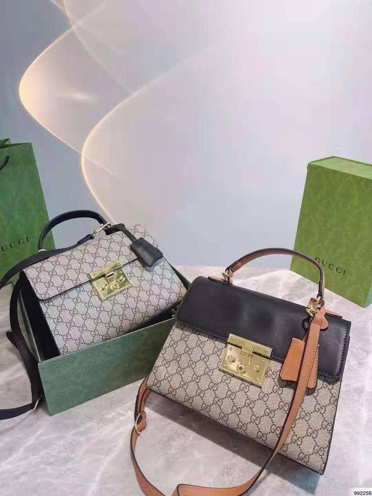 GUCCI 
85 dhs🗽

with box
🎁🎁🎁

Zain90
♥️♥️♥️