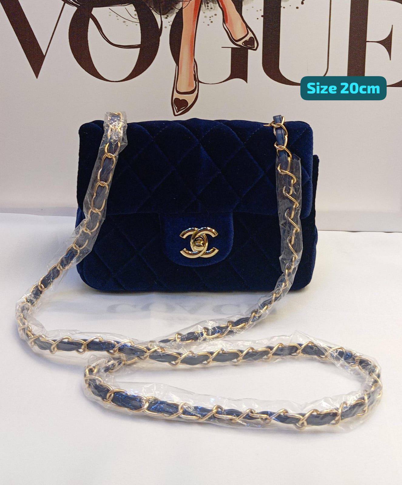 Chanel
Best quality
With box’s
🎁🎁🎁

100 dhs🌺
size 20cm

Zain158
♥️♥️♥️