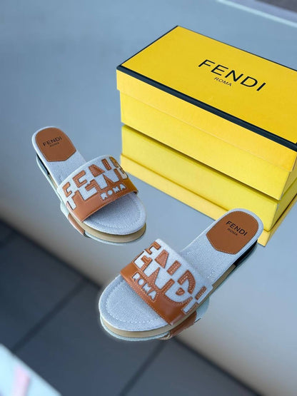 Fendi slipper
85 dhs🪙💕
Size 36-42

Zain55
♥️♥️♥️