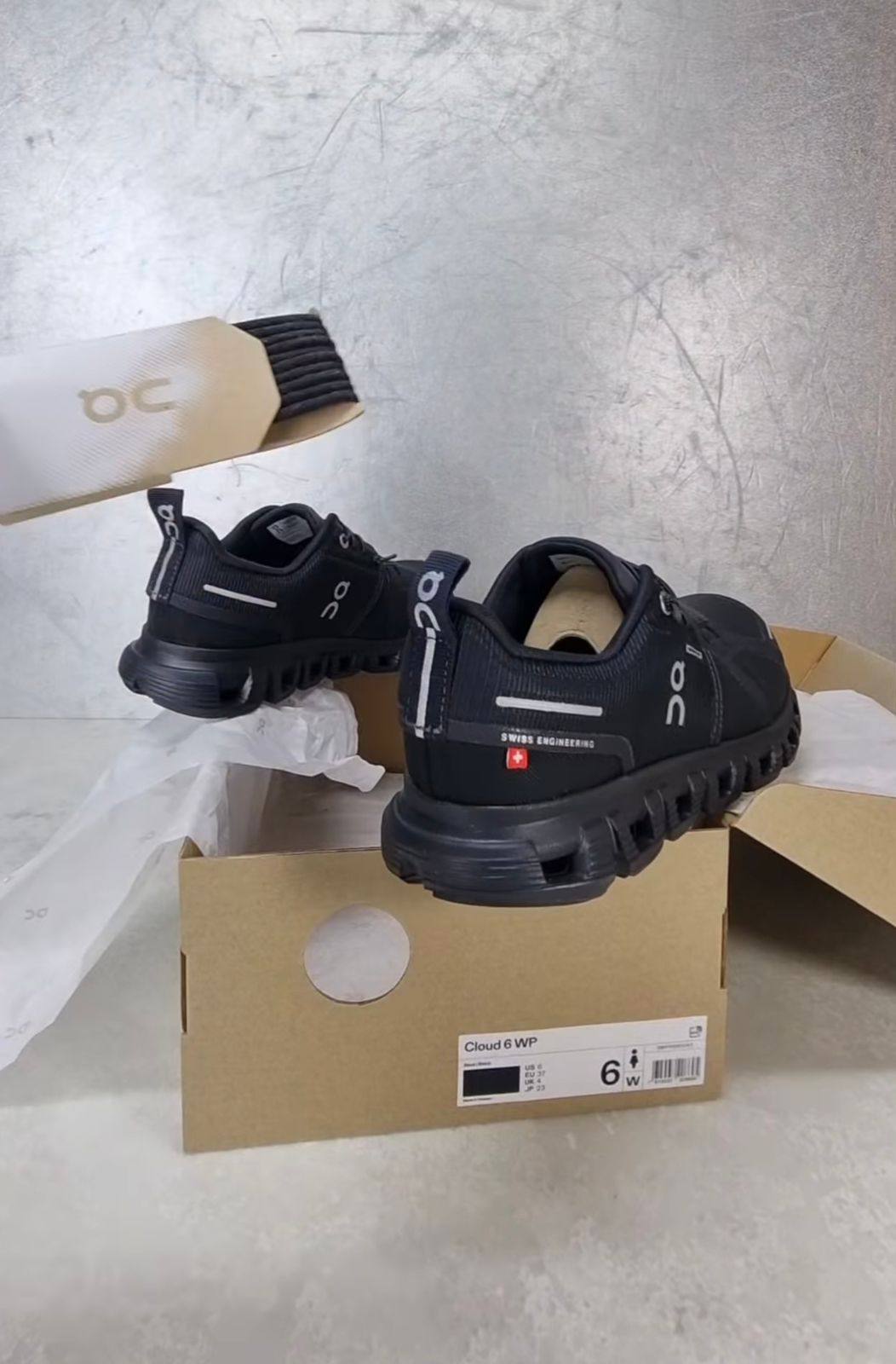 Cloud 6 WP , 
size 36 to 46 , 
230 dhs💓

Zain196
♥️♥️♥️