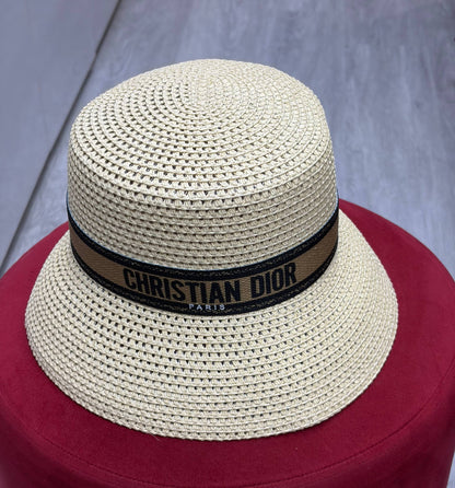 DIOR NEW HATS

240 dhs🇦🇪🇦🇪

Zain328
♥️♥️♥️