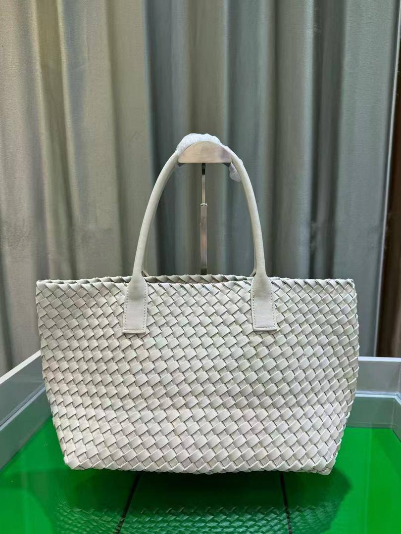 Bottega 
Master
390 dhs🪙🌨️

Zain153
♥️♥️♥️