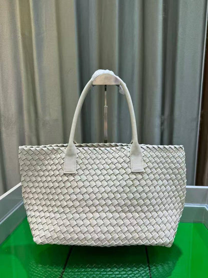 Bottega 
Master
390 dhs🪙🌨️

Zain153
♥️♥️♥️
