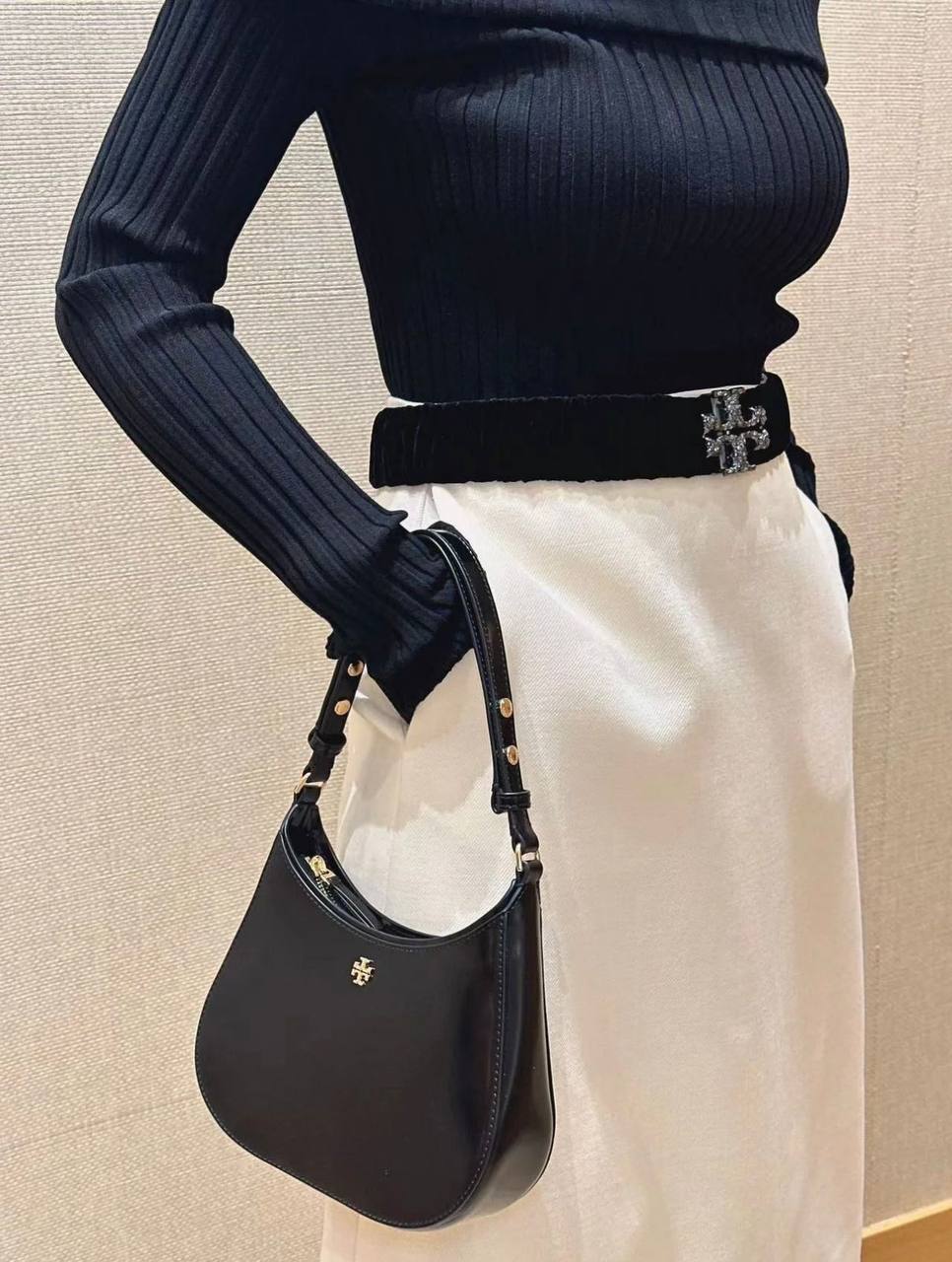 TORY BURCH 
NEW CAME 
GOOD QUALITY 
WITH BOX 
95 dhs✅

Zain295
♥️♥️♥️