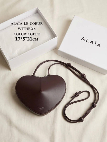 Alaia ʟᴇ ᴄᴏᴇᴜʀ ʜᴇᴀʀᴛ sʜᴀᴘᴇ ᴄʀᴏssʙᴏᴅʏ 
sɪʟᴠᴇʀ ʜᴀʀᴅᴡᴀʀᴇ  
𝟐ᴢɪᴘ ᴄʟᴏsᴜʀ  ᴀᴅᴊᴜsᴛᴀʙʟᴇ sᴛʀᴀᴘ 
ᴀʟᴀɪᴀ ᴅᴜsᴛ ʙᴀɢ
ᴡɪᴛʜʙᴏx
130 dhs💓

Zain56
♥️♥️♥️