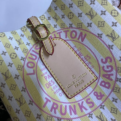 LV

NEW CAME 

HIGH QUALITY 
WITH BOX 
130 dhs🇦🇪🇦🇪

Zain39
♥️♥️♥️