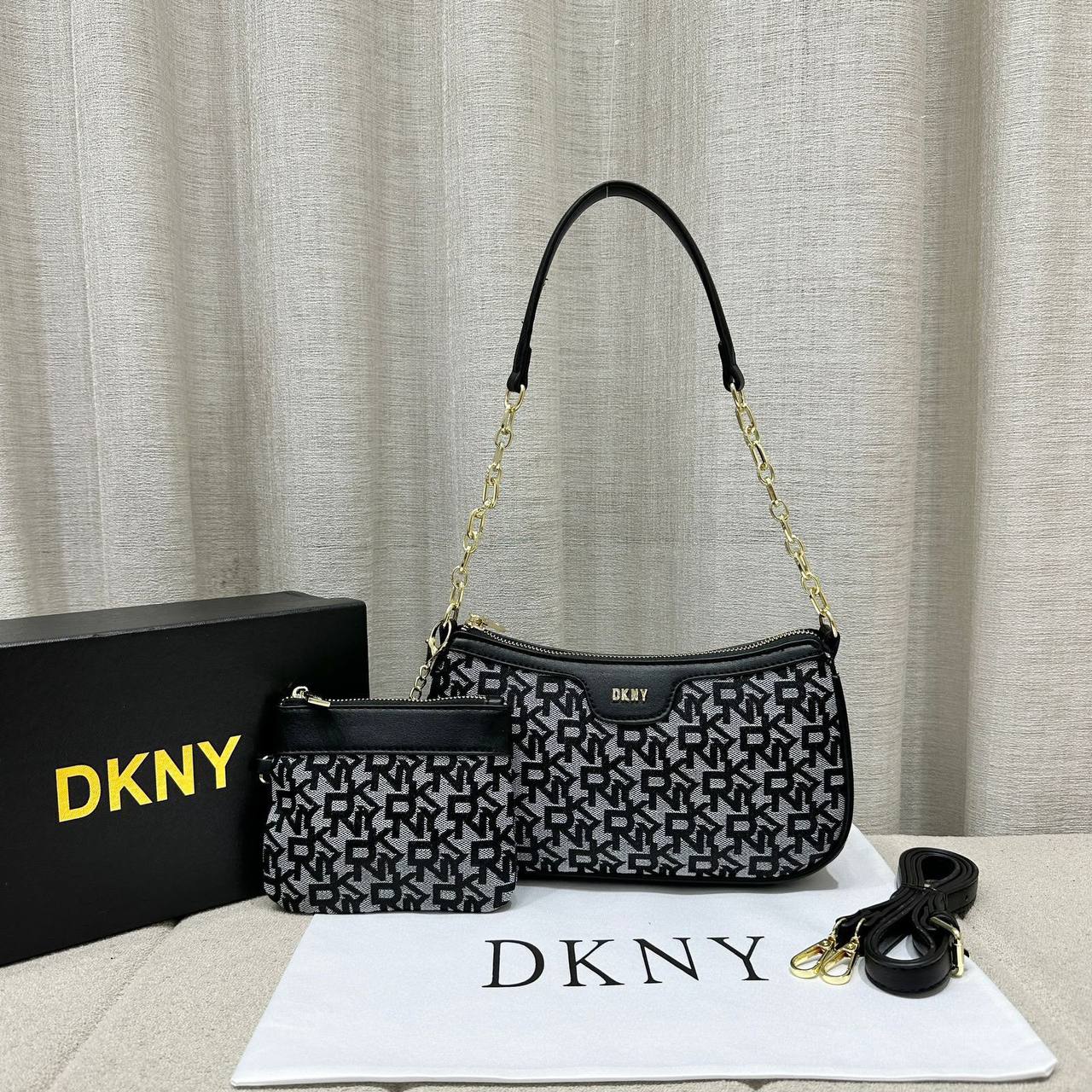 DKNY NEW CAME GOOD QUALITY WITH BOX 
90 dhs🇦🇪🇦🇪

Zain295
♥️♥️♥️