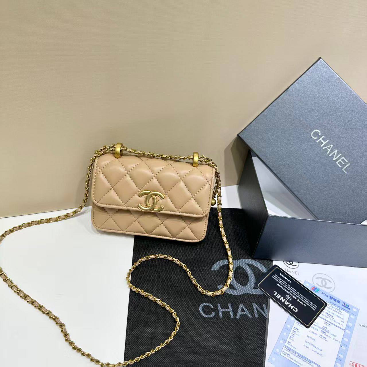 Chanel
95 dhs🇦🇪

Zain143
♥️♥️♥️
