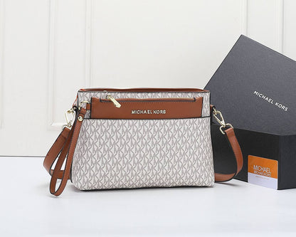 MK 
NEW CAME GOOD QUALITY 
80 dhs✅
SIZE: 25cm

Zain39
♥️♥️♥️