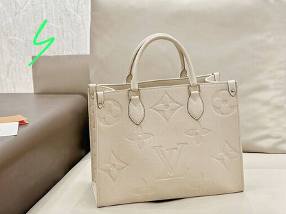 LV
 ONTHEGO GOOD QUALITY MEDUIM SIZE NEW CAME 
100 dhs✅

Zain295
♥️♥️♥️