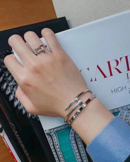 Cartier Set
Nail bangle 
Nail Ring 💍 (6,7,8,9)

Non tarnished 💐
55 dhs🪙🖤 normal box 📦

Zain48
♥️♥️♥️