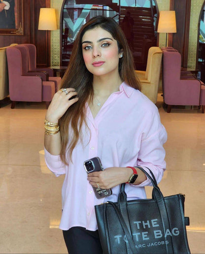 MARC JACOBS 
THE TOTE BAG NEW CAME 
GOOD QUALITY MEDIUM SIZE 
115 dhs❣️

Zain39
♥️♥️♥️