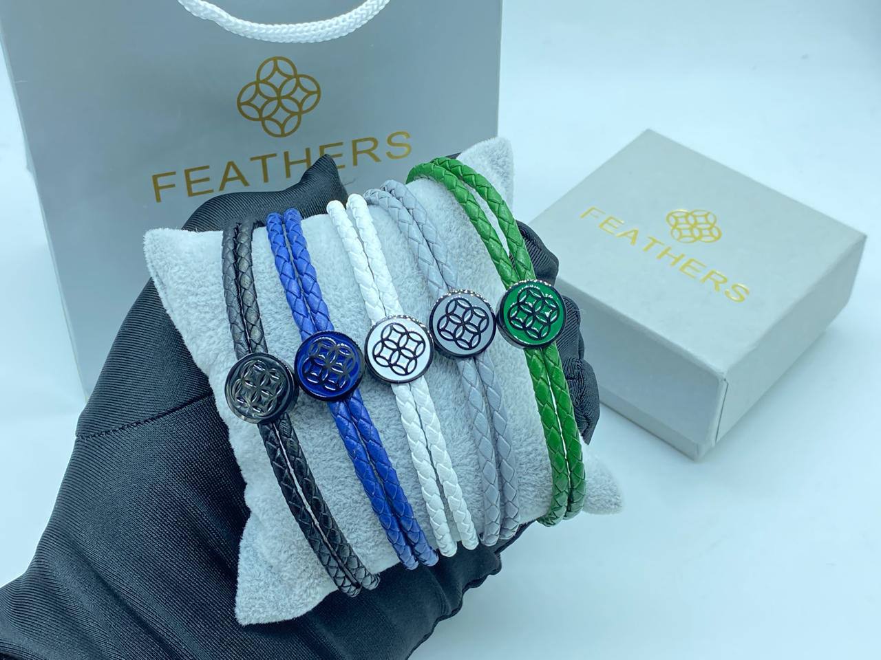 Bracelet 
55 dhs💓
+Box and paper bag🎁

Zain33
♥️♥️♥️
