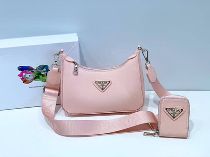 💞 Prada 2 in 1
1️⃣ First quality ＋🎁
Size : 22.5 * 18 * 6 cm
90 dhs🪙🌨️

with box🎁

Zain115
♥️♥️♥️