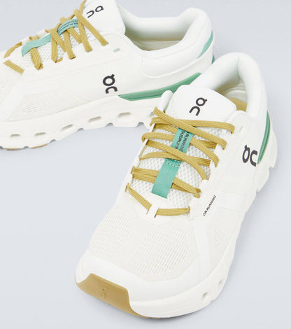 Cloudrunner 2 Sneaker ‘Undyed & Green’💚
36-45 AVAILABLE🤩
220 dhs✅

Zain242
♥️♥️♥️