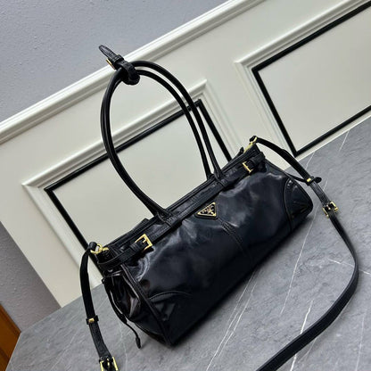 PRADA 
COPY ONE 
210 dhs✅

Zain295
♥️♥️♥️