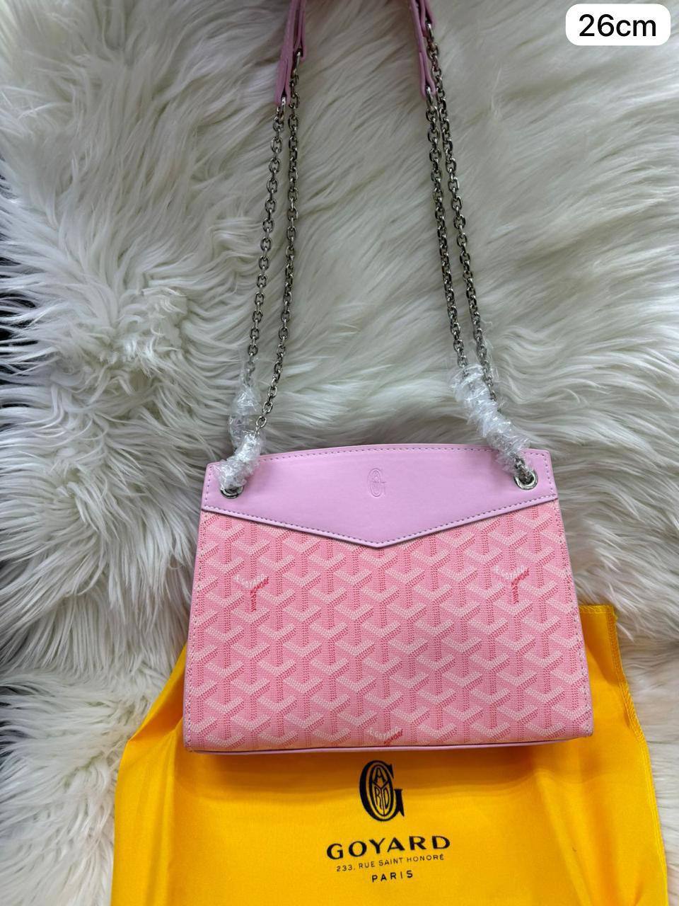 🎉 Offer 🎊 Goyard Rouette
1️⃣ First quality
Size : 26 * 18 cm
80 dhs✅

Zain115
♥️♥️♥️