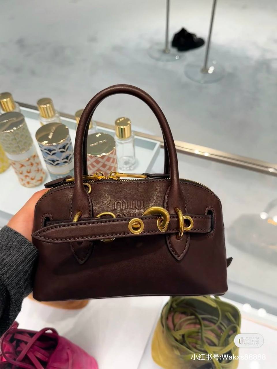 Miu Miu
New arrival, good quality, 
size, 23*14 cm
100 dhs🪙🌨️

Zain12
♥️♥️♥️