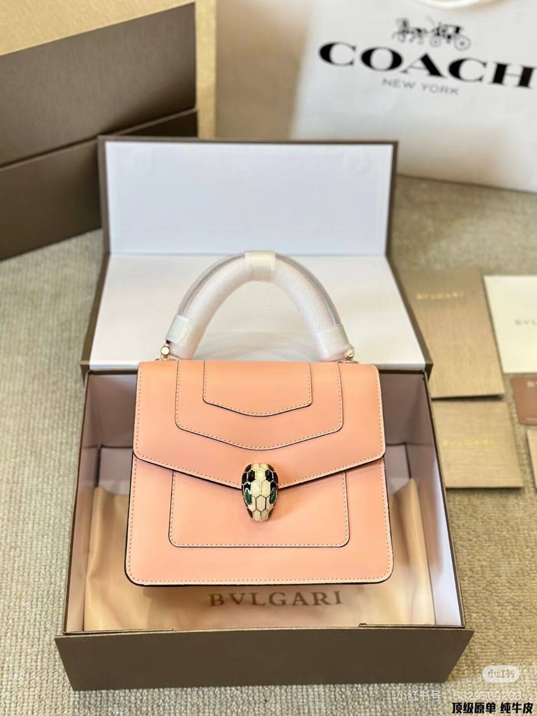 BVLGARI 
Master

400 dhs🌺

#with box💕💕💁‍♂️
🎁🎁🎁

Zain228
♥️♥️♥️