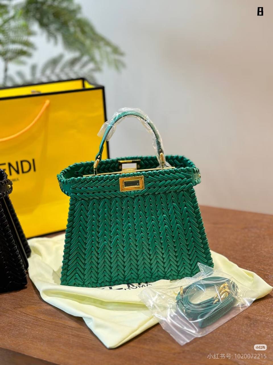 Fendi

120 dhs🇦🇪🇦🇪

Zain10
♥️♥️♥️