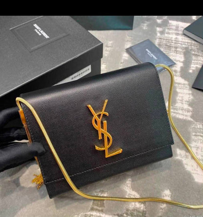YSL
110 dhs🇦🇪🇦🇪
Size：19CM
good-quality with box

Zain35
♥️♥️♥️
