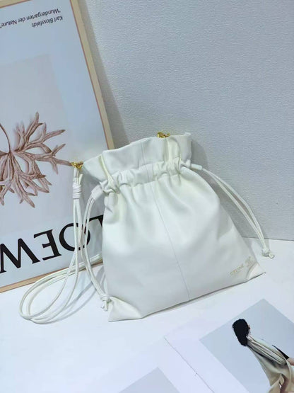 CELINE 
90 dhs🇦🇪🇦🇪

Zain235
♥️♥️♥️