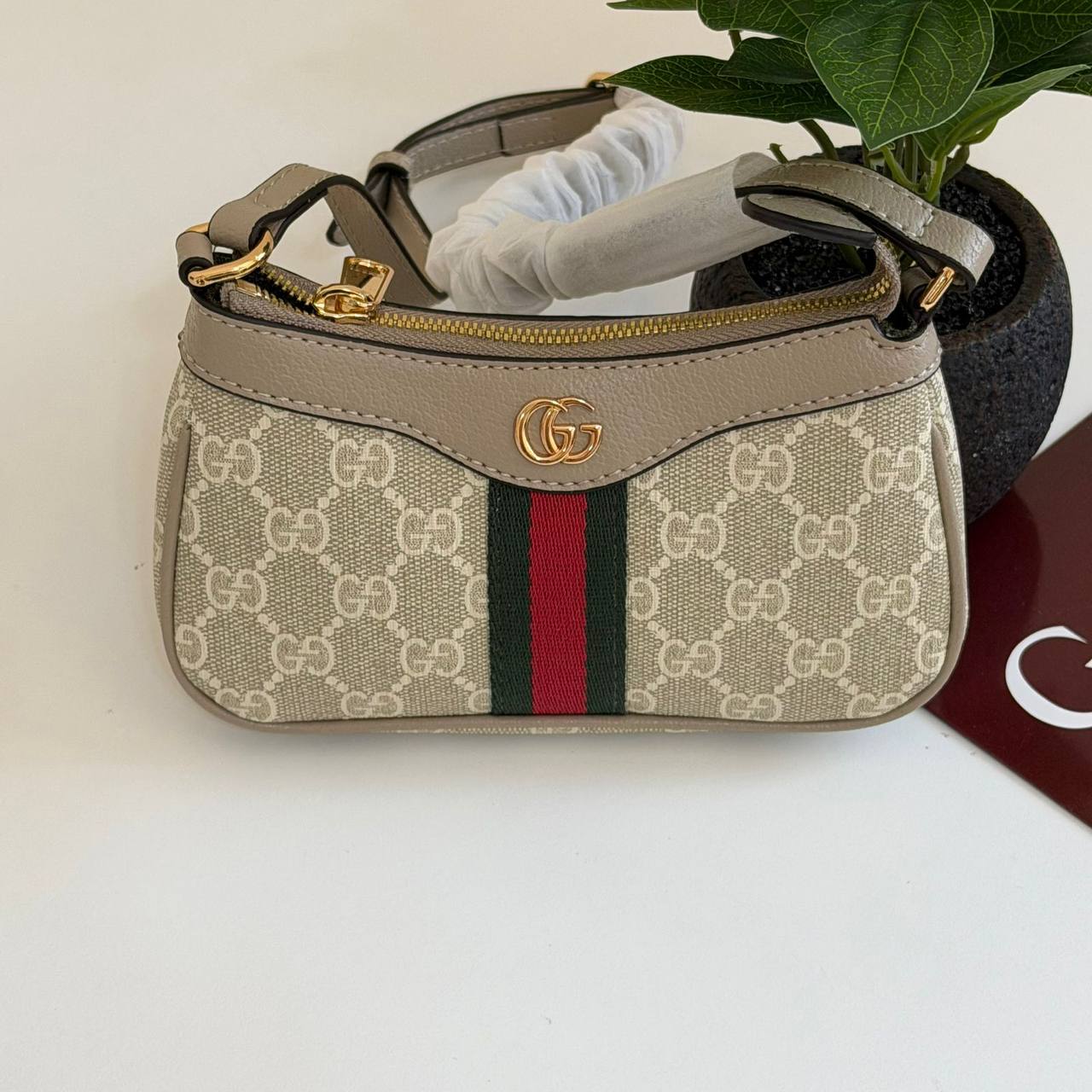 Gucci
Master
190 dhs✅

Zain134
♥️♥️♥️