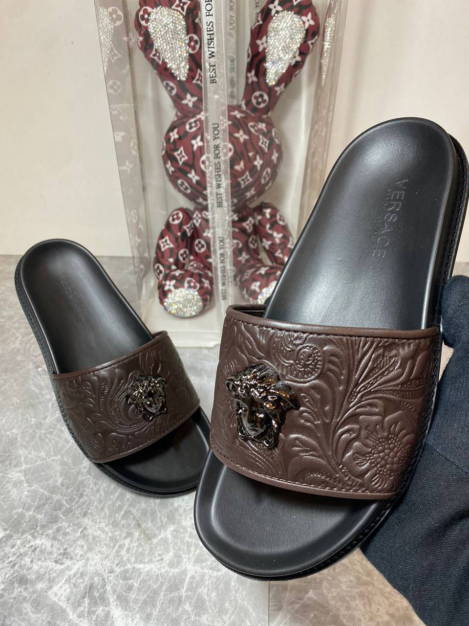 RAMADAN 
OFFER OFFER 🤩🤩
Dior Fendi  Gucci Slipper’s 
120 dhs🇦🇪

Zain242
♥️♥️♥️